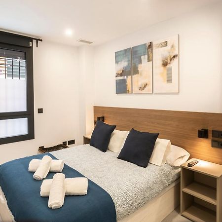Apartamentos Bajeles Sevilla Urban Esterno foto