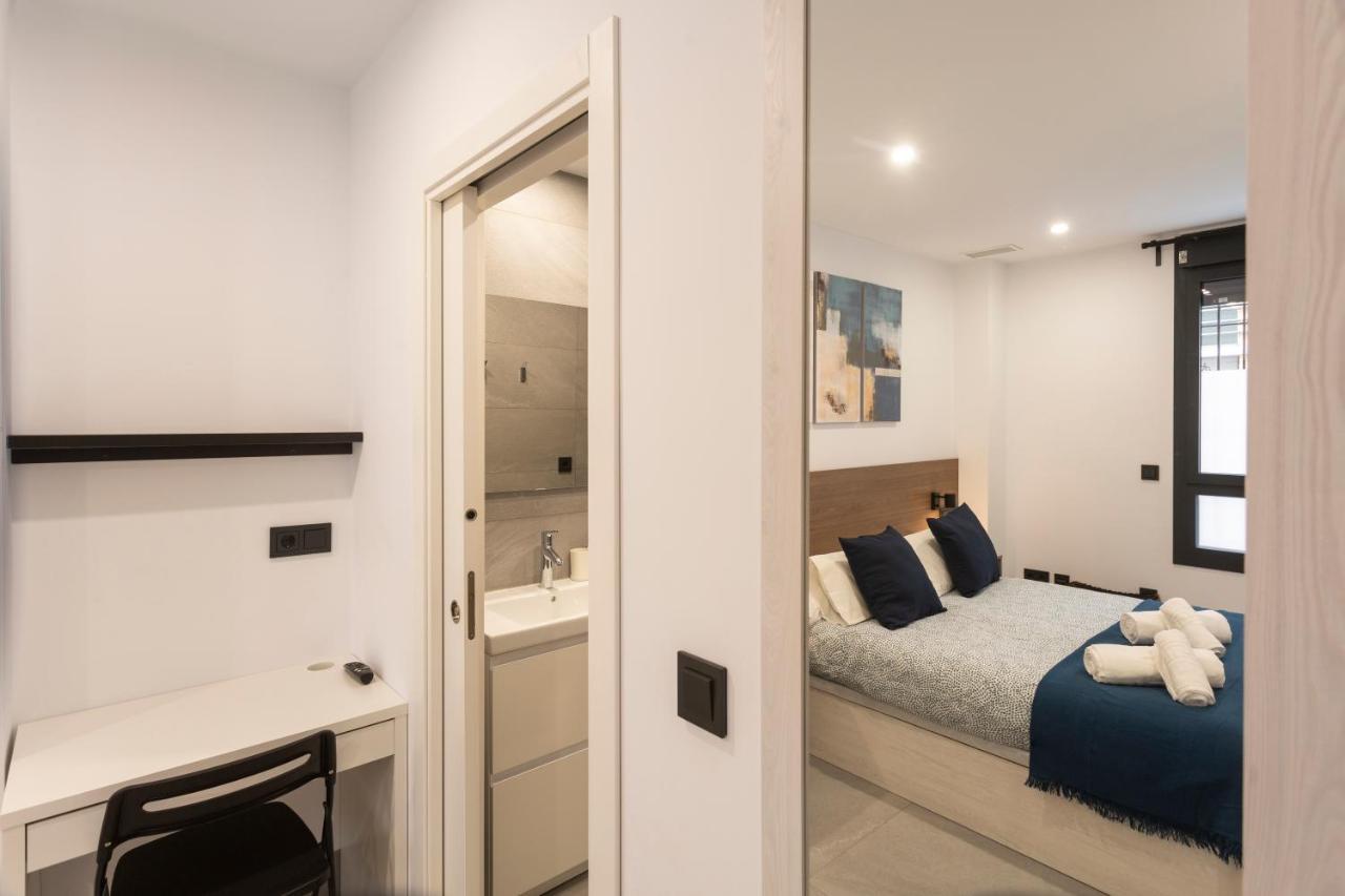 Apartamentos Bajeles Sevilla Urban Esterno foto