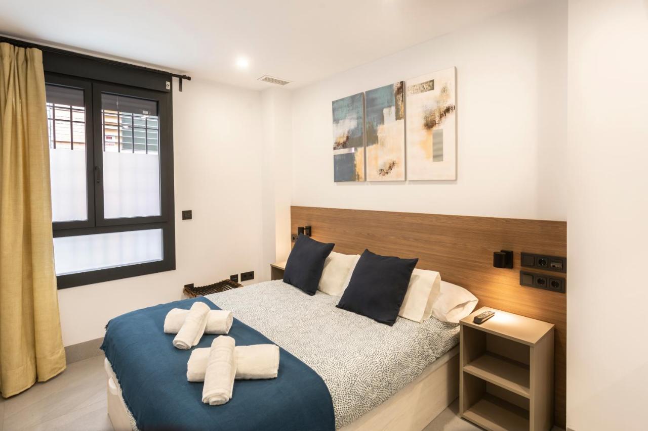 Apartamentos Bajeles Sevilla Urban Esterno foto