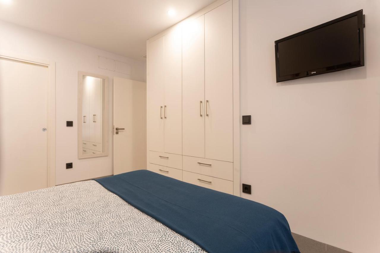 Apartamentos Bajeles Sevilla Urban Esterno foto