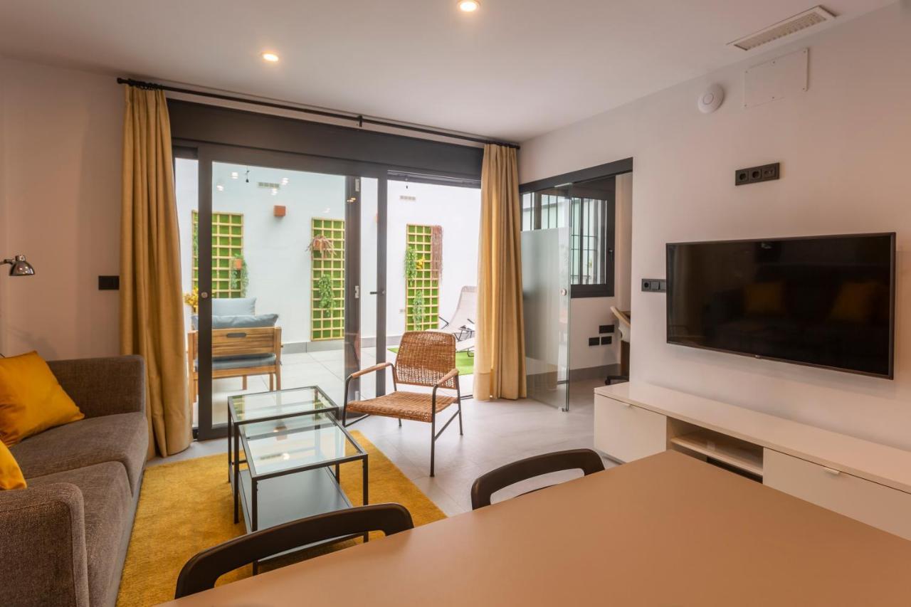 Apartamentos Bajeles Sevilla Urban Esterno foto