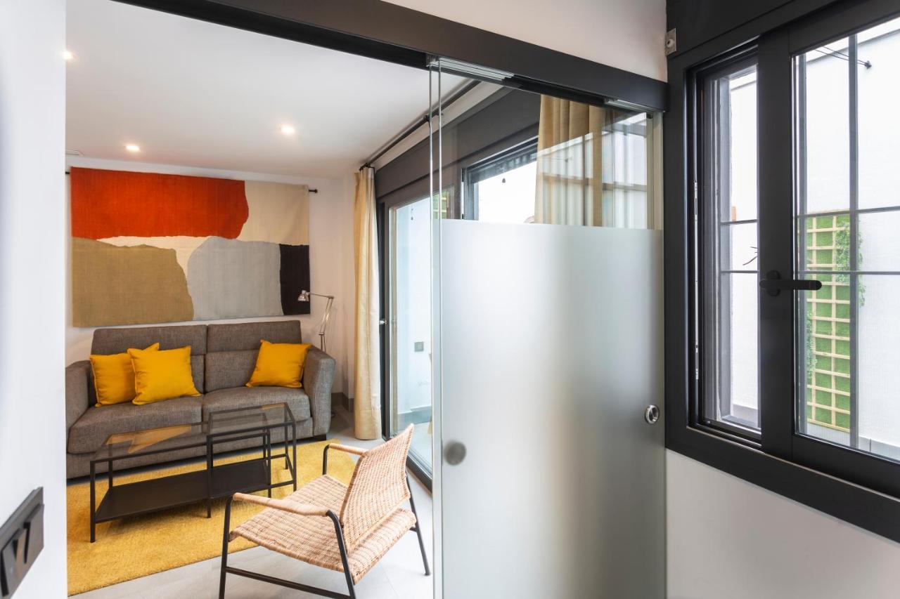 Apartamentos Bajeles Sevilla Urban Esterno foto