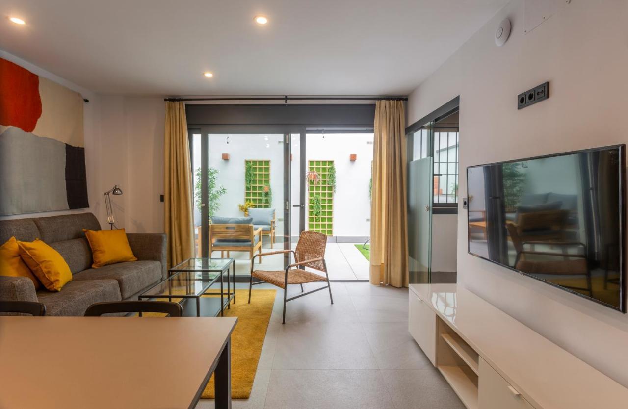 Apartamentos Bajeles Sevilla Urban Esterno foto