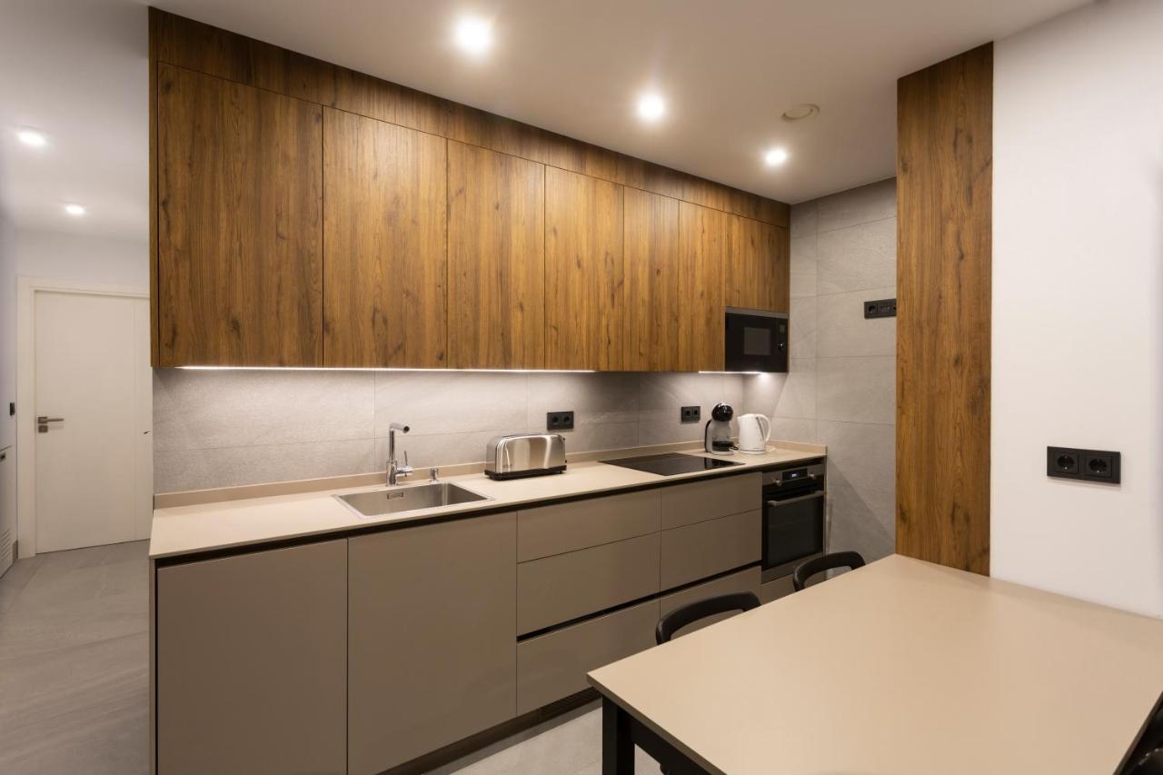 Apartamentos Bajeles Sevilla Urban Esterno foto
