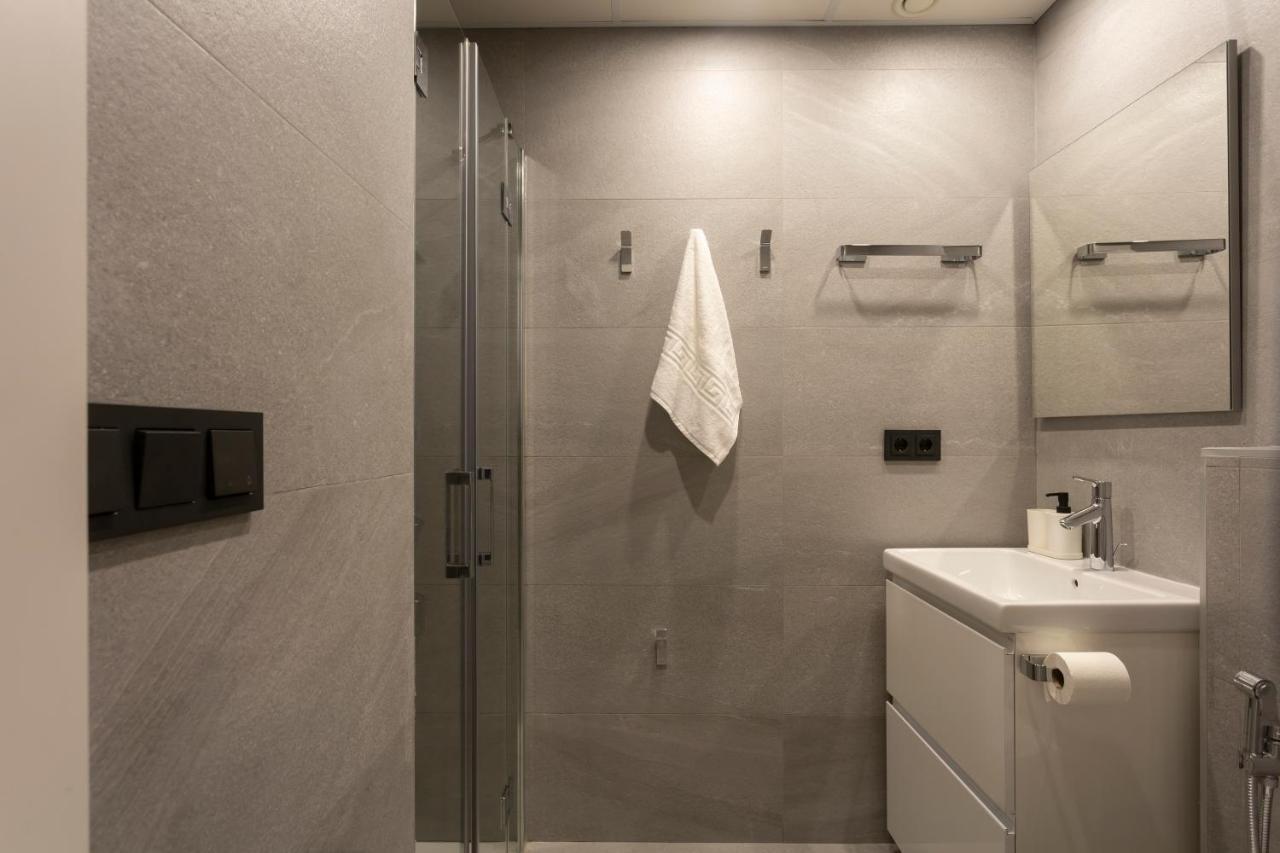 Apartamentos Bajeles Sevilla Urban Esterno foto