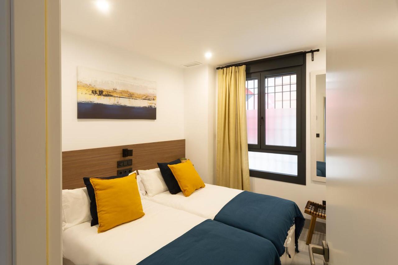 Apartamentos Bajeles Sevilla Urban Esterno foto