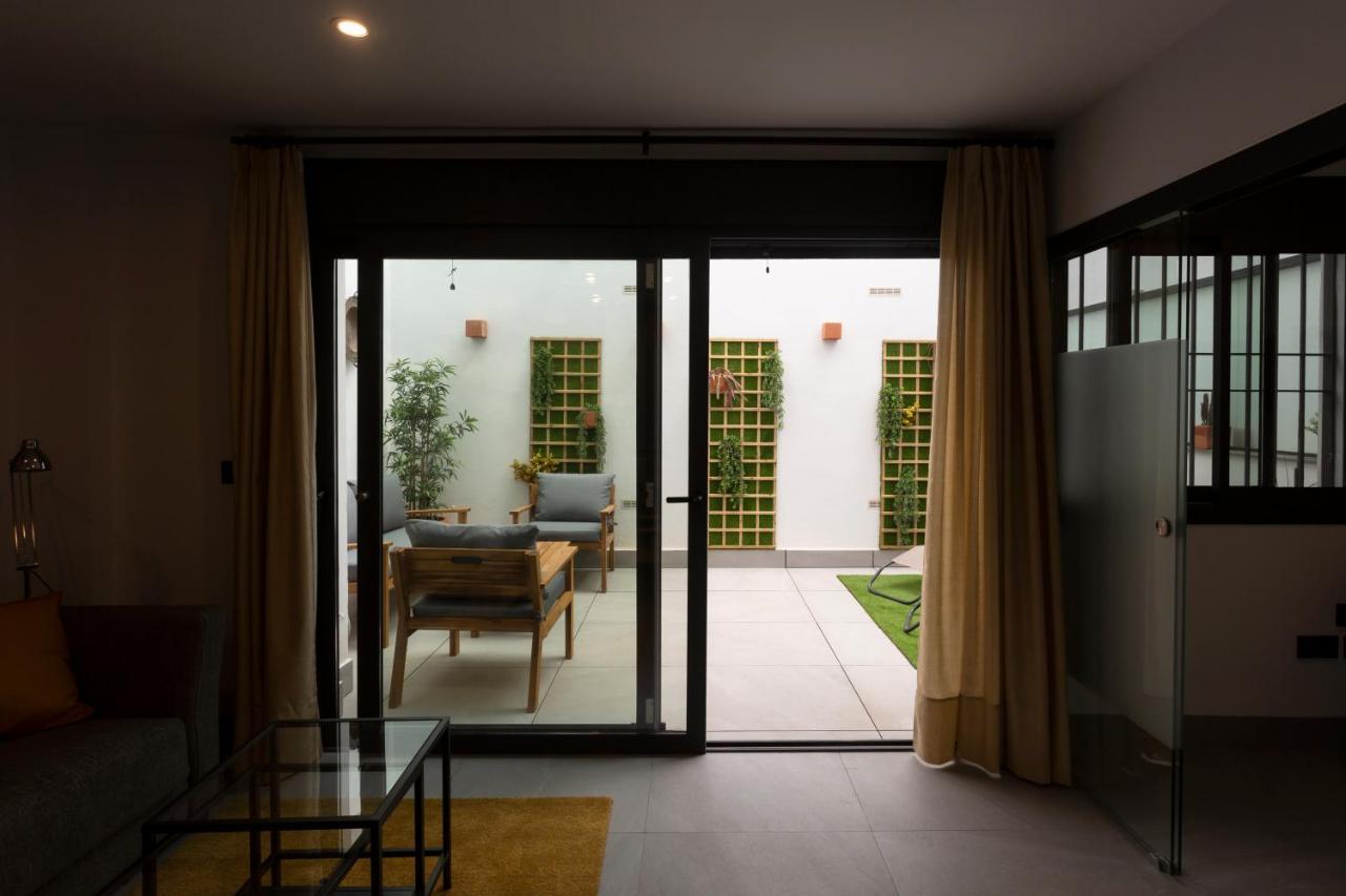 Apartamentos Bajeles Sevilla Urban Esterno foto