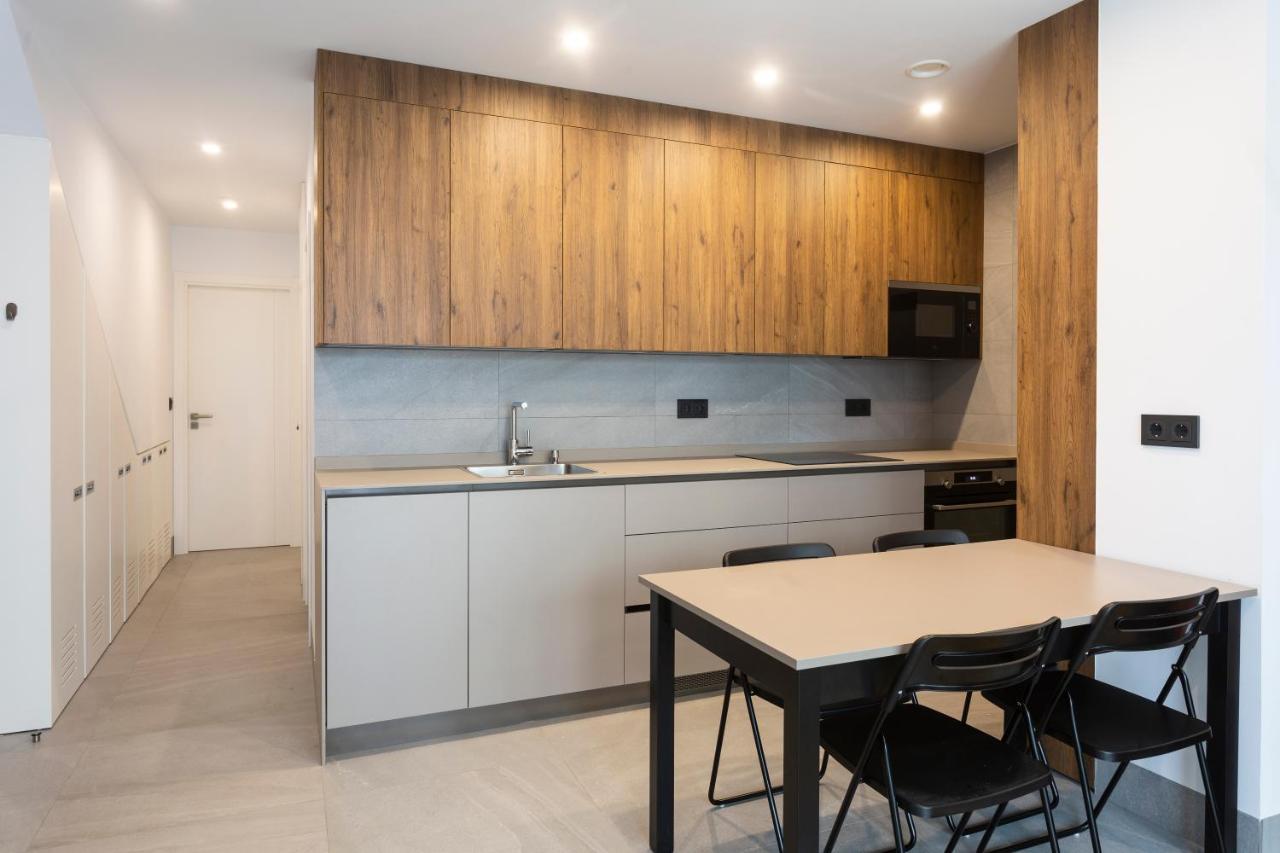 Apartamentos Bajeles Sevilla Urban Esterno foto