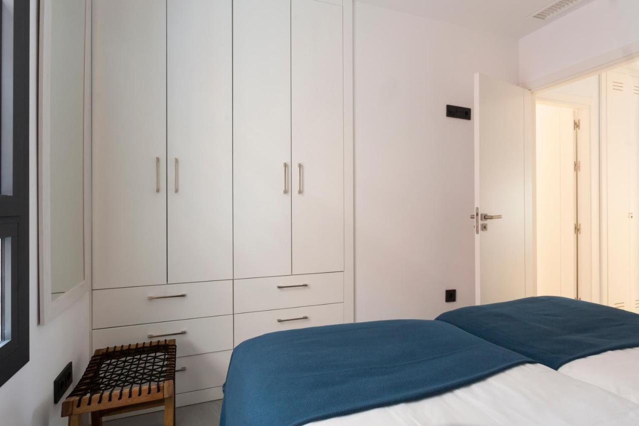 Apartamentos Bajeles Sevilla Urban Esterno foto