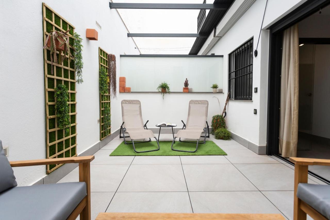 Apartamentos Bajeles Sevilla Urban Esterno foto