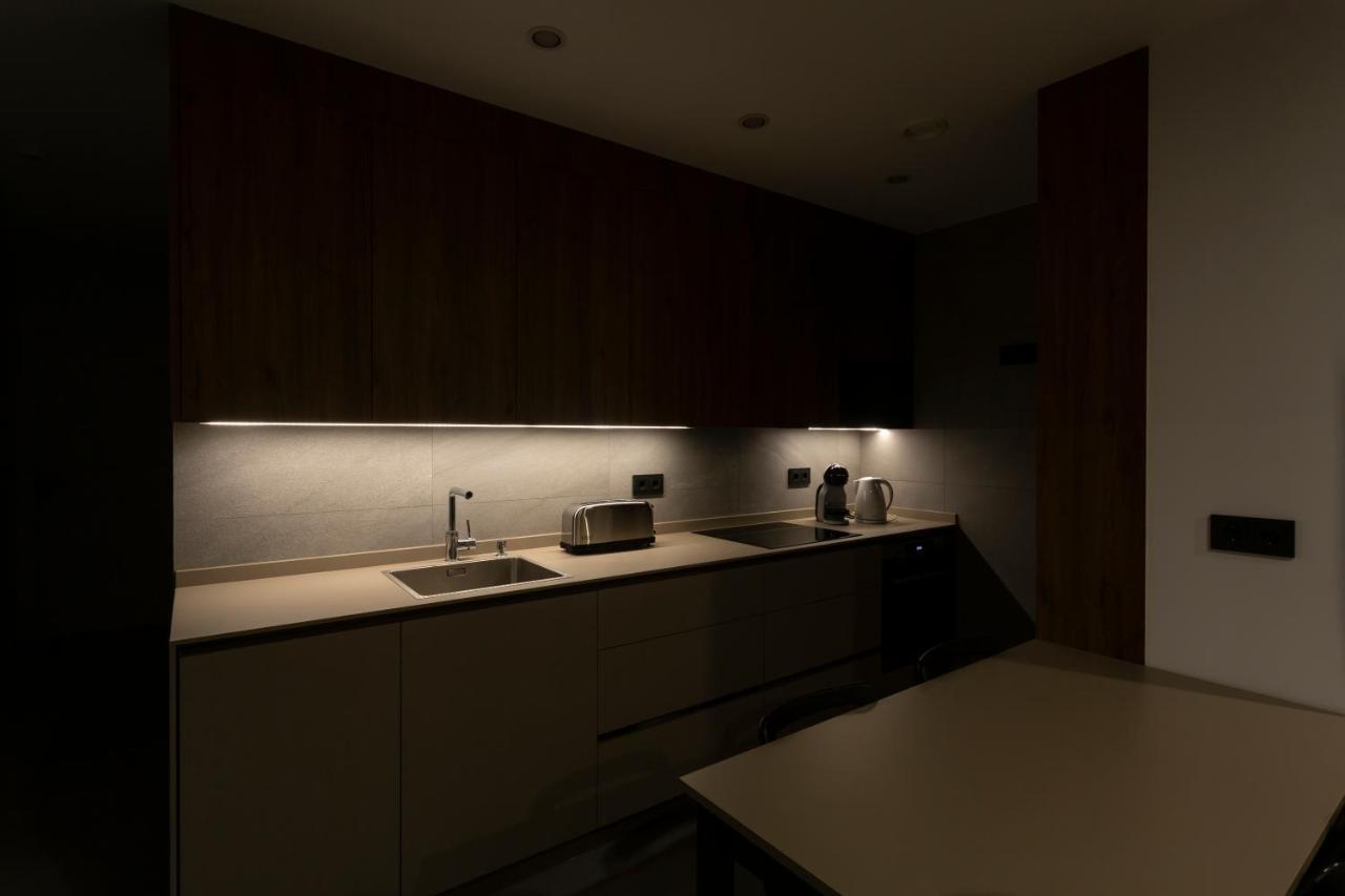 Apartamentos Bajeles Sevilla Urban Esterno foto