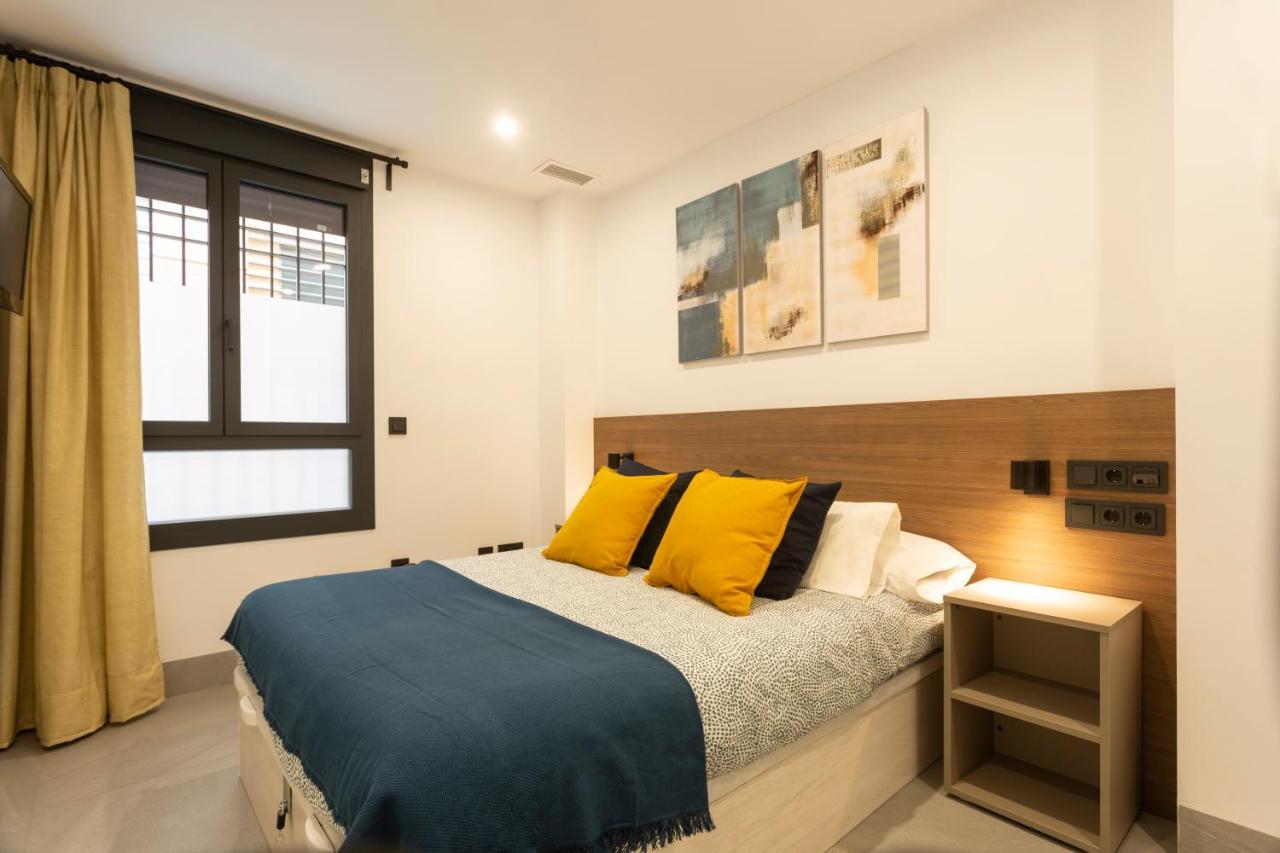 Apartamentos Bajeles Sevilla Urban Esterno foto
