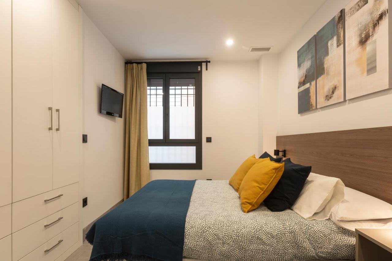 Apartamentos Bajeles Sevilla Urban Esterno foto