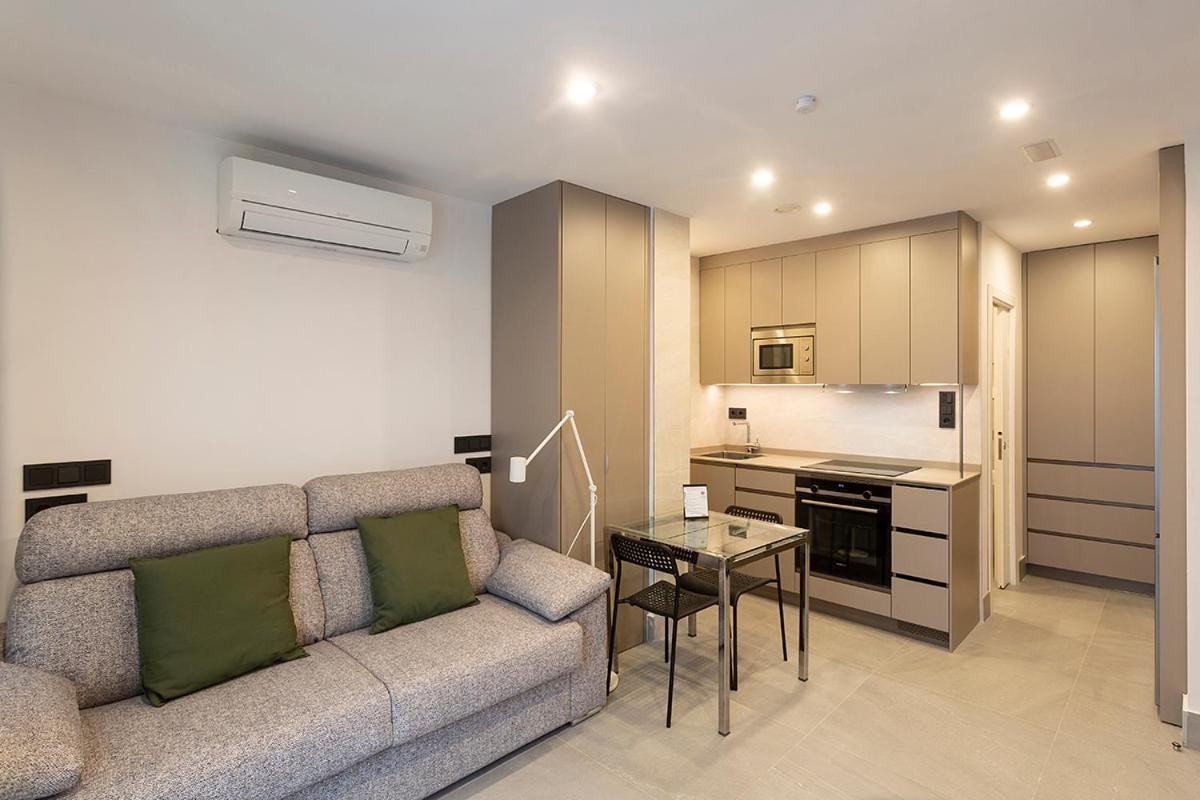 Apartamentos Bajeles Sevilla Urban Esterno foto