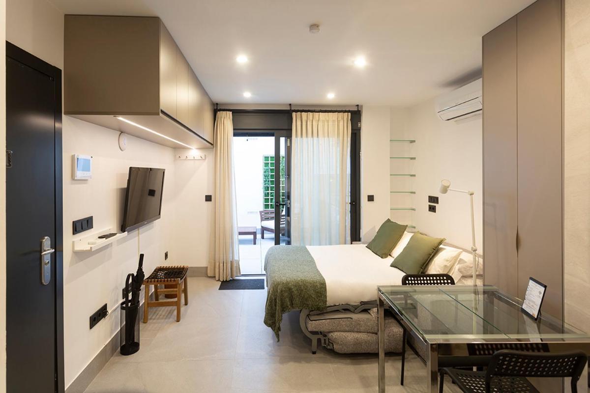 Apartamentos Bajeles Sevilla Urban Esterno foto