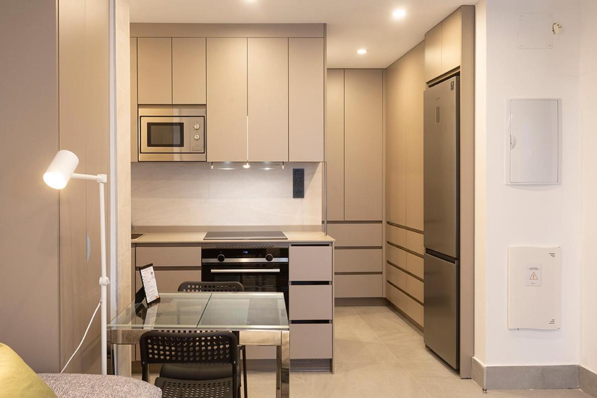 Apartamentos Bajeles Sevilla Urban Esterno foto