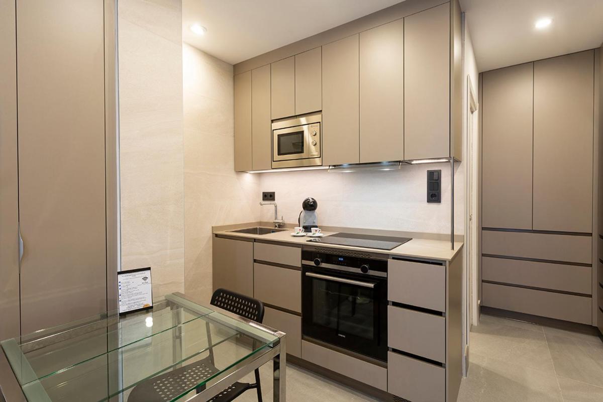 Apartamentos Bajeles Sevilla Urban Esterno foto